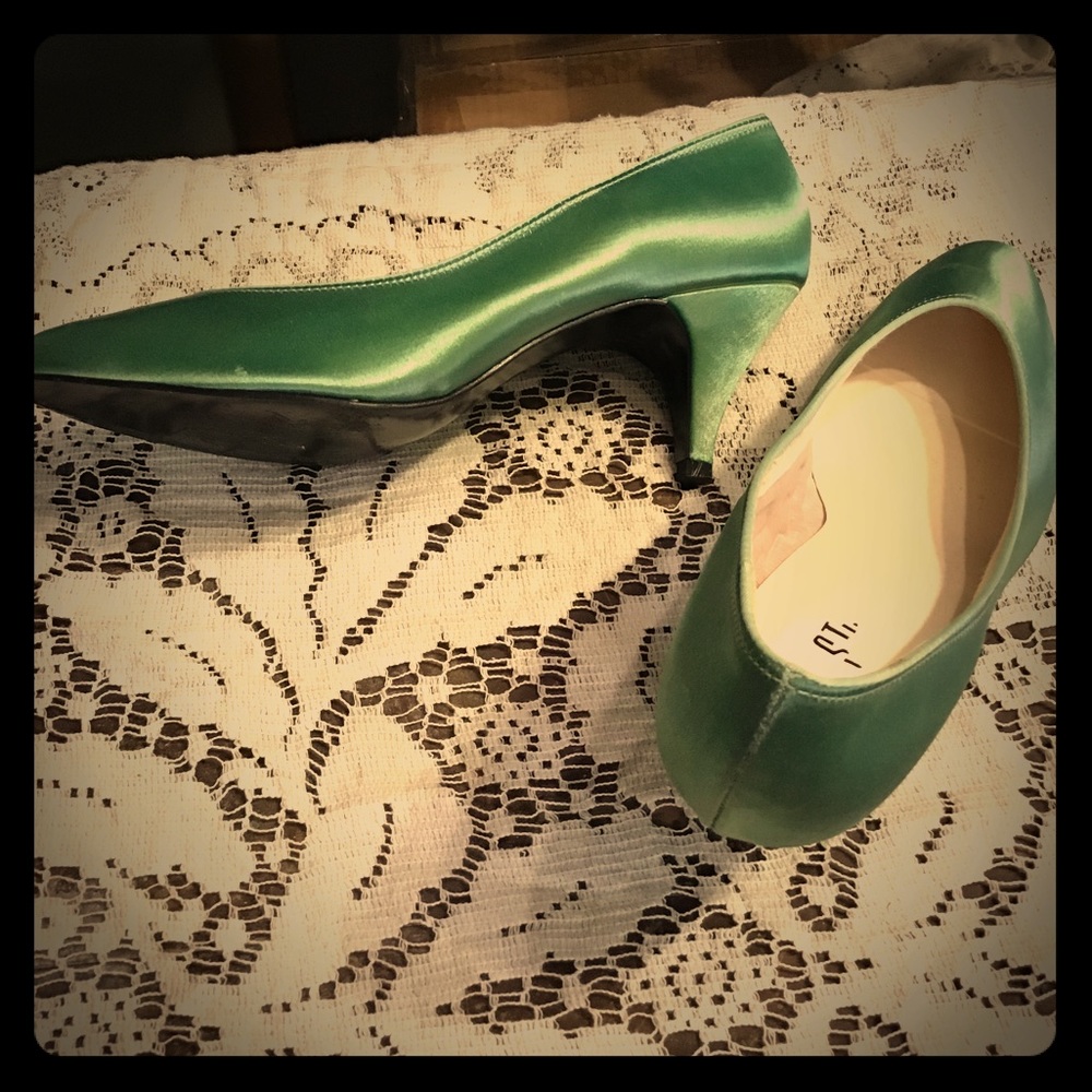 Studio 6 pumps